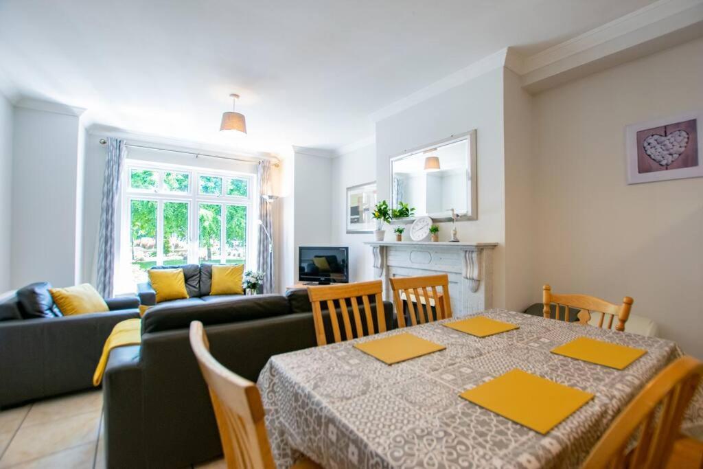106 - The Townhouse By Shortstays Galway Eksteriør bilde